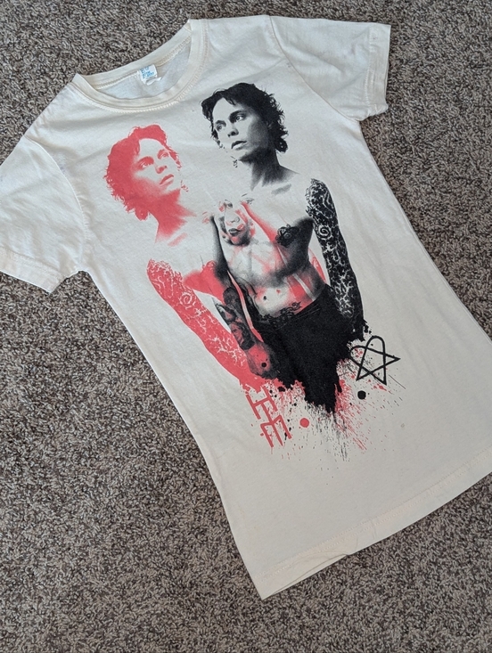 Tultex Tops - HIM HEARTAGRAM VILLE VALO BAND TEE GIRLY XS